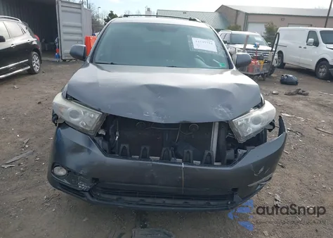 2013 Toyota Highlander Base Plus V6 из США, поврежденный, VIN 5TDBK3EH9DS262606